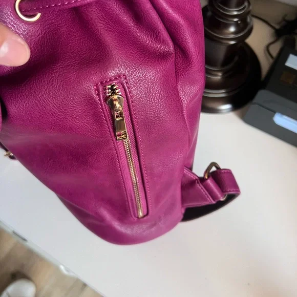 NWT. Fuchsia Vegan Leather Backpack, STUNNING - Picture 7 of 11